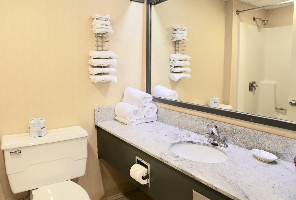 Fairbanks Inn เซนต์จอห์นสแบรี ภายนอก รูปภาพ