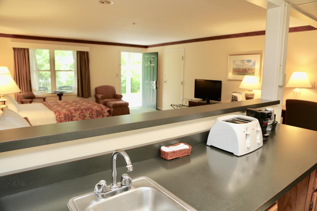 Fairbanks Inn เซนต์จอห์นสแบรี ภายนอก รูปภาพ